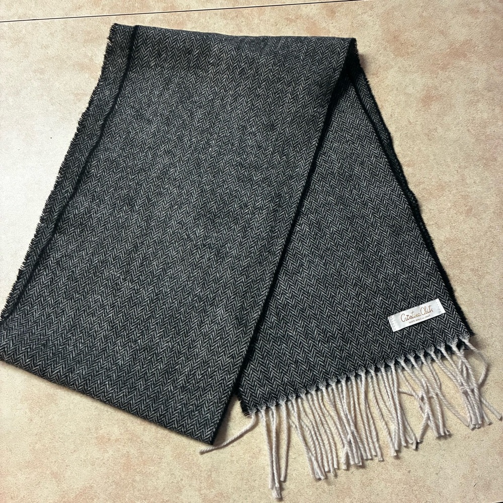 Cristina Chiti Wool/Cashmere Classic Black & White Chevron Scarf Unisex